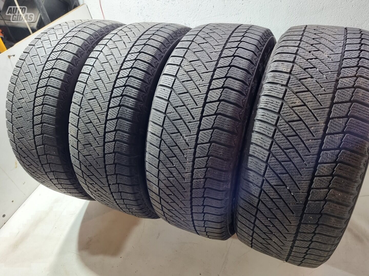 Continental minkšto mišinio R20 winter tyres passanger car