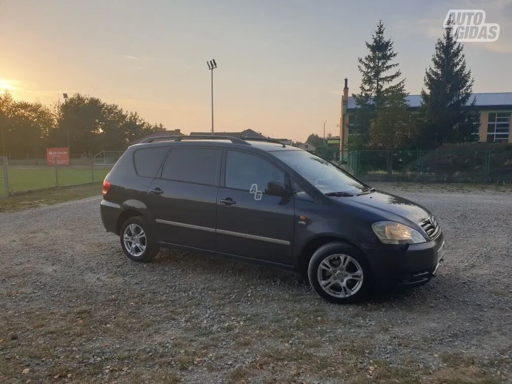 Toyota Avensis Verso 2005 y Van