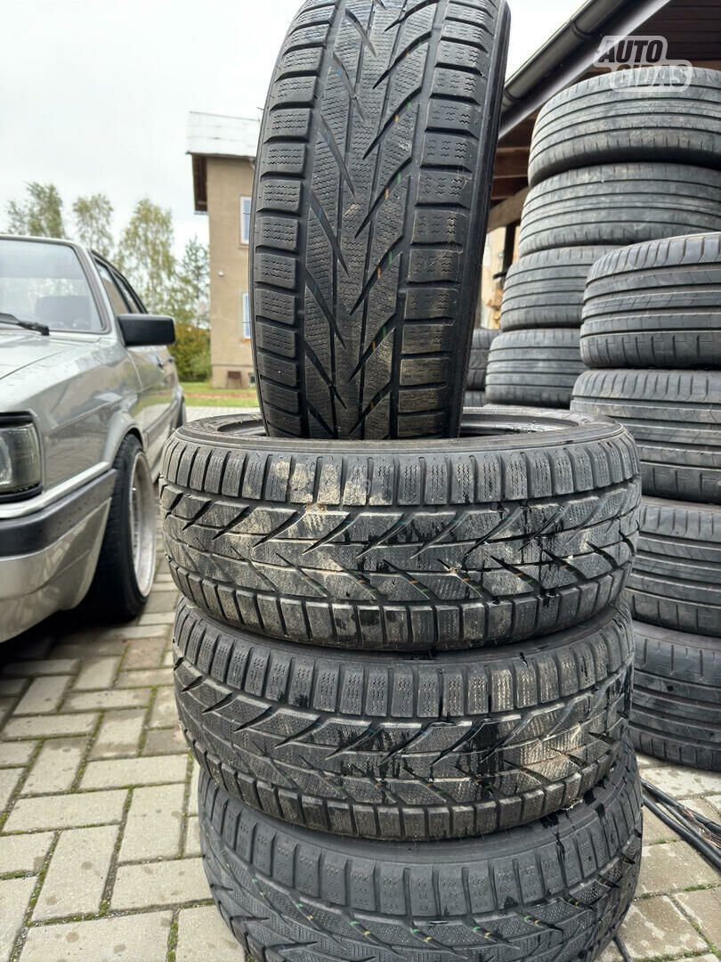 Toyo Snowprox S953 R18 žieminės padangos lengviesiems