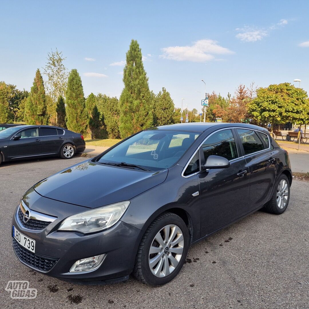 Opel Astra 2010 y Hatchback