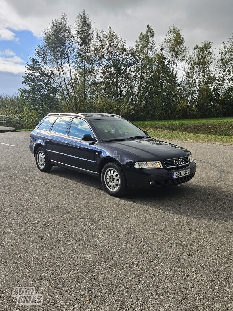 Audi A4 B5 1999 y