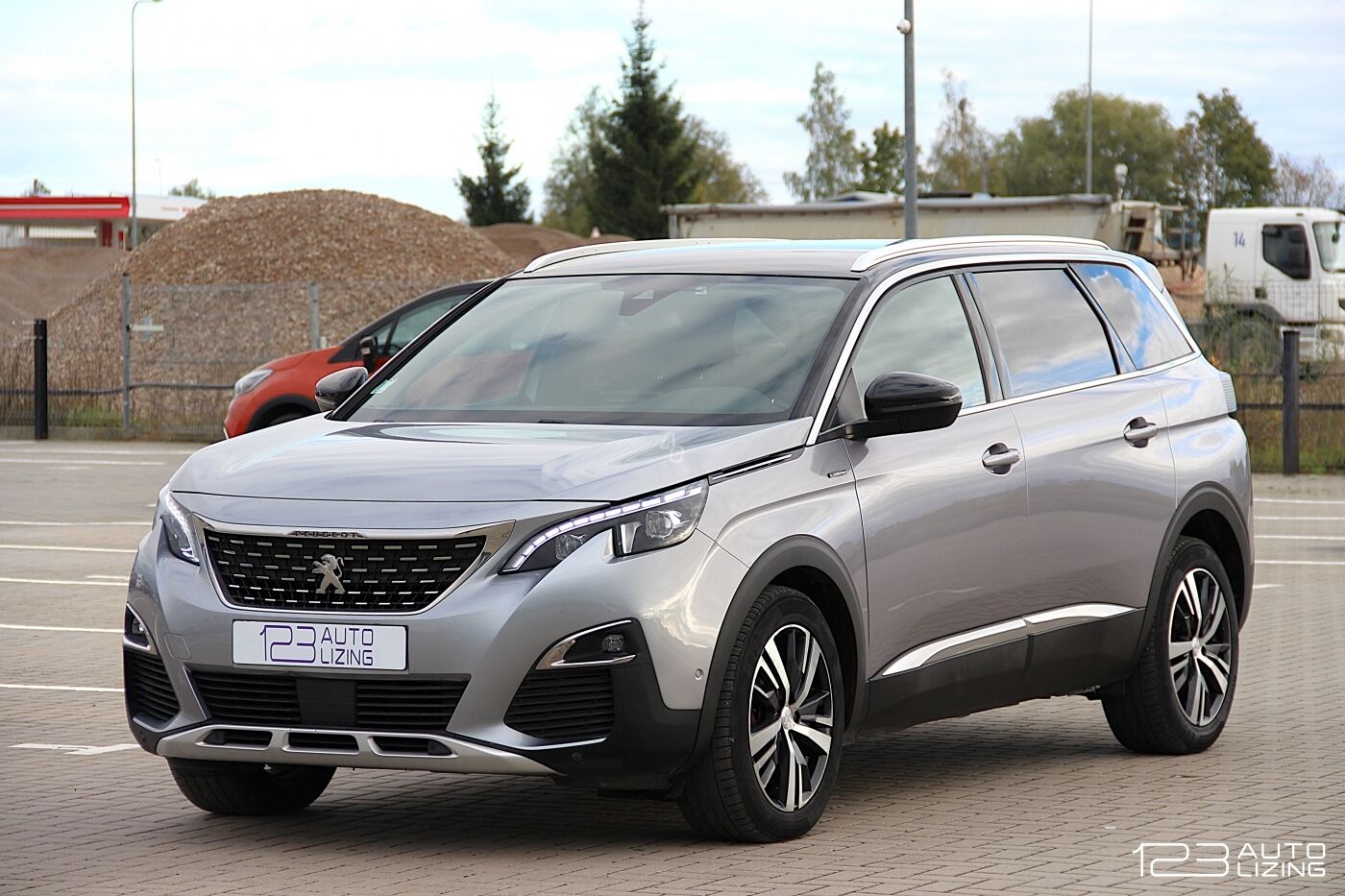 Peugeot 5008 2018 y Off-road / Crossover