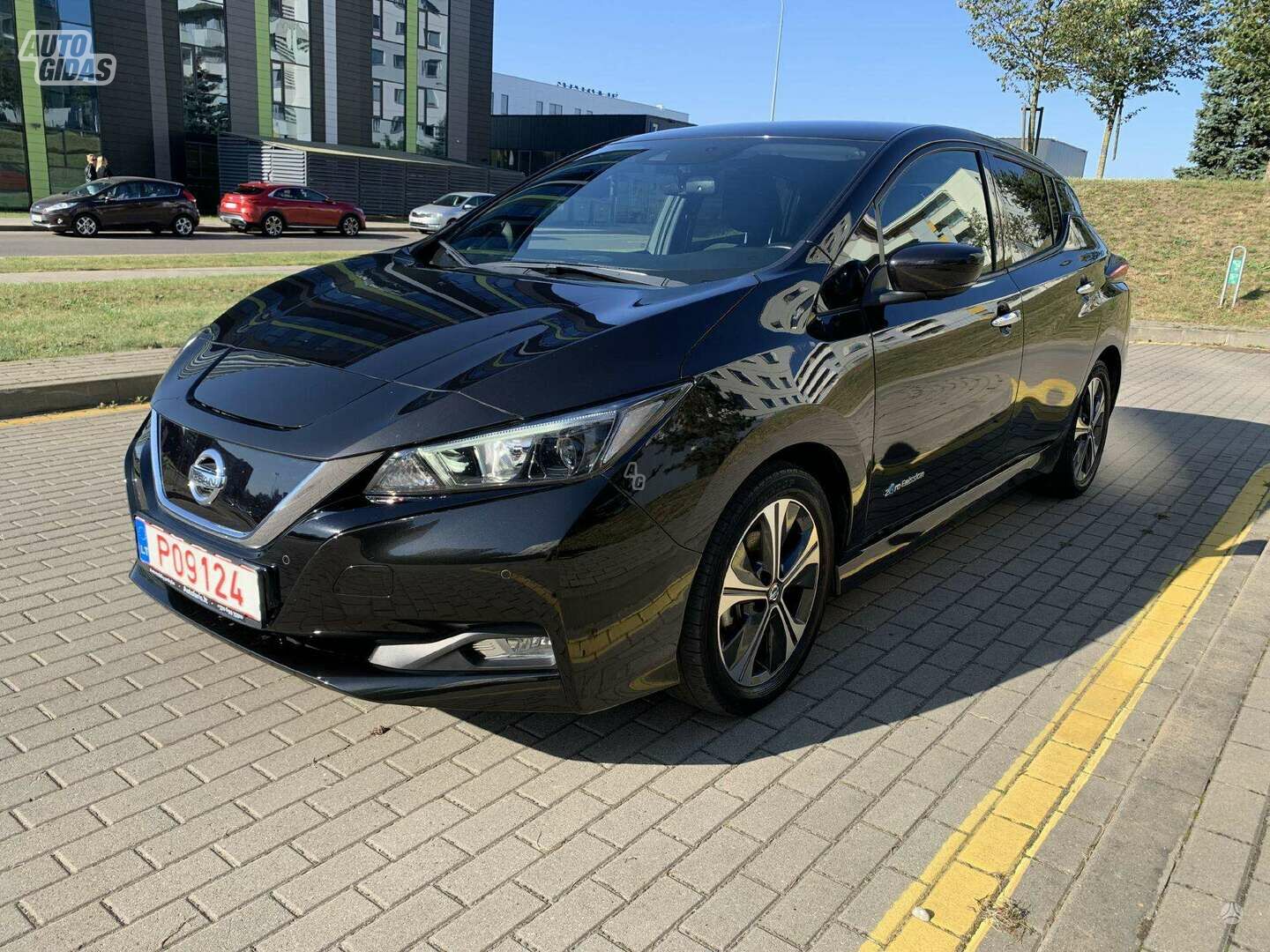 Nissan Leaf 2018 г Хэтчбек