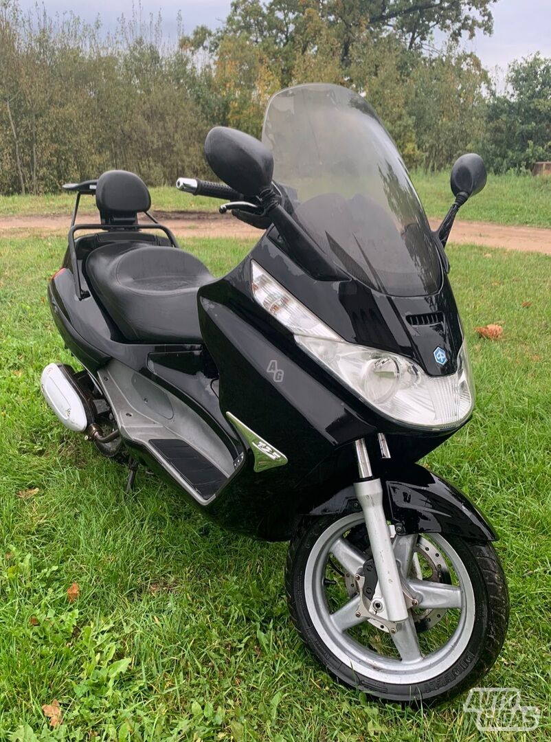 Piaggio X8 2006 y Scooter / moped