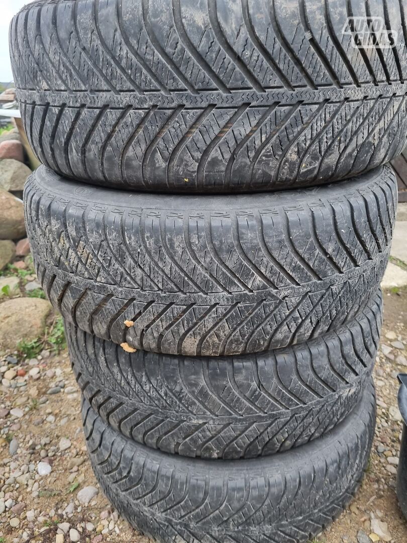 Goodyear R16 universal tyres passanger car