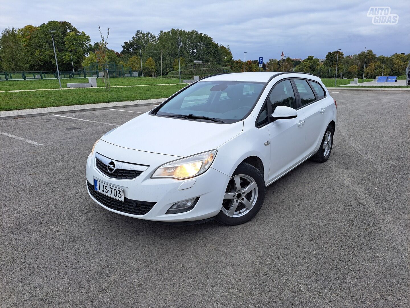 Opel Astra 2011 г Универсал