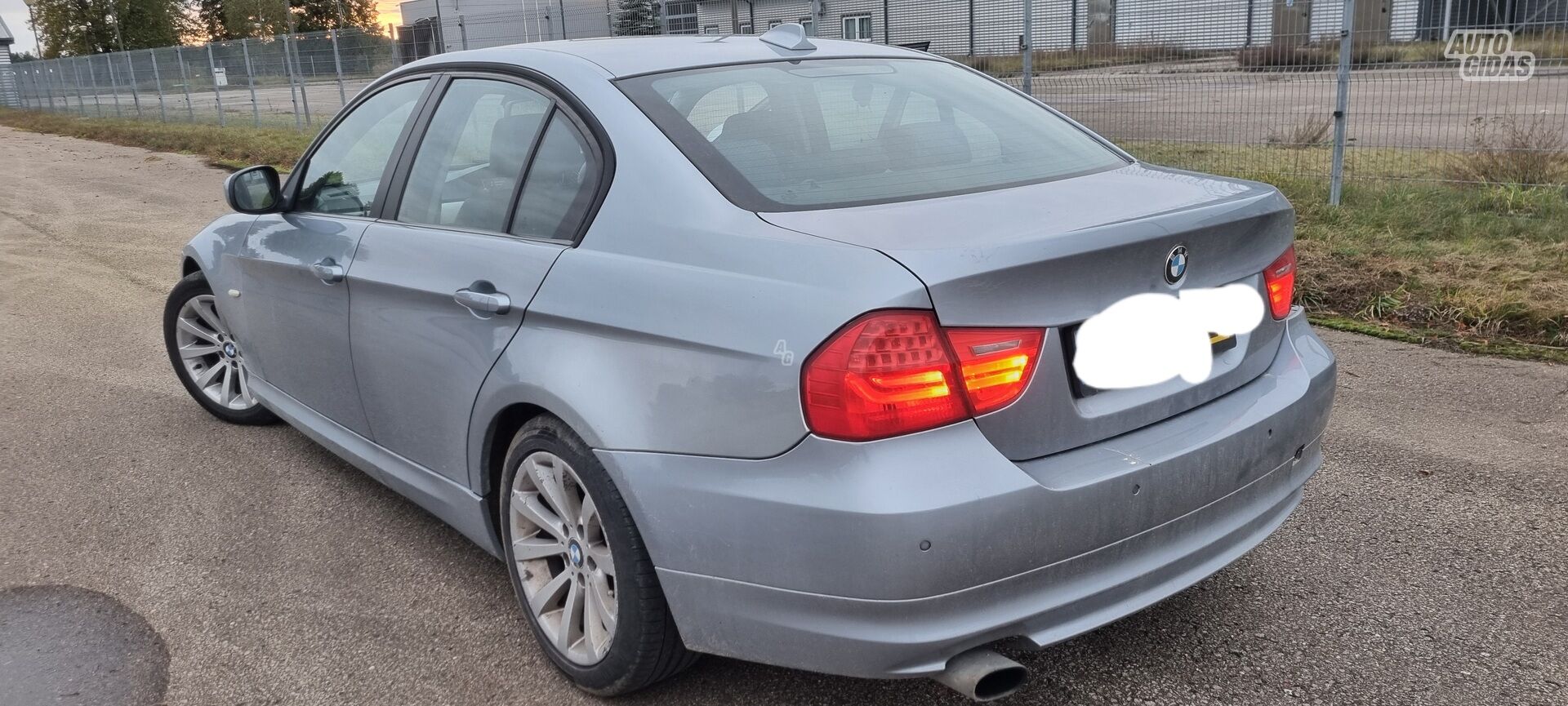 Bmw 320 E90 2011 m dalys