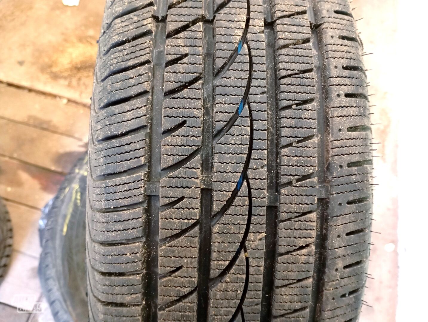 R16 universal tyres passanger car