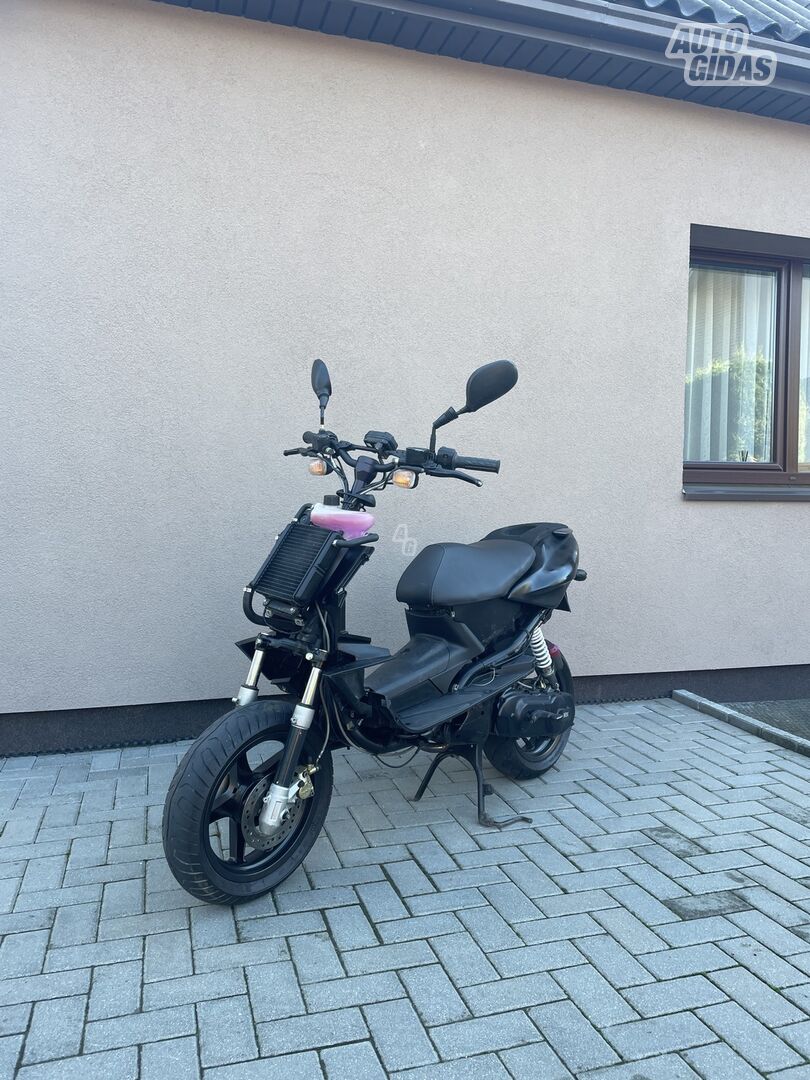 Yamaha Aerox 2011 y Scooter / moped