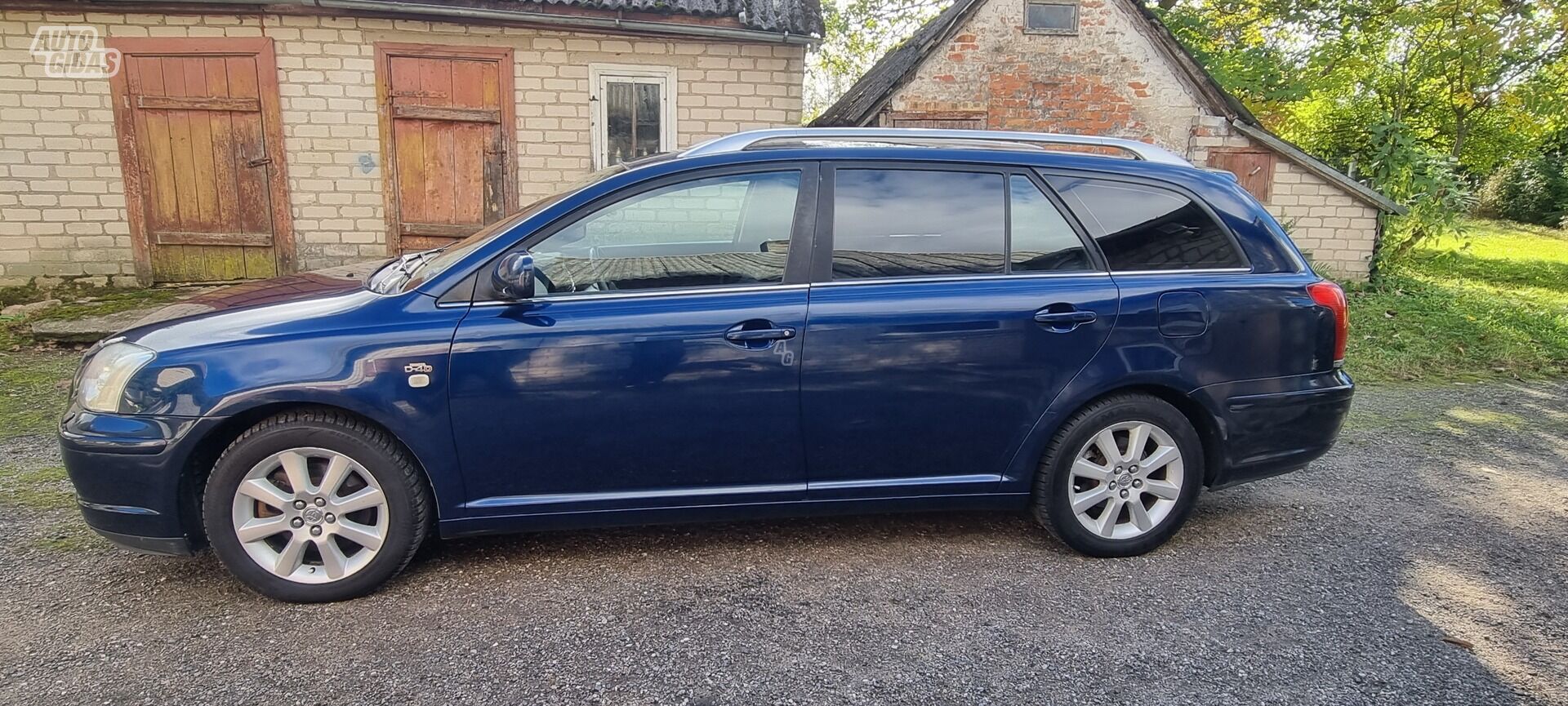 Toyota Avensis 2003 y Wagon