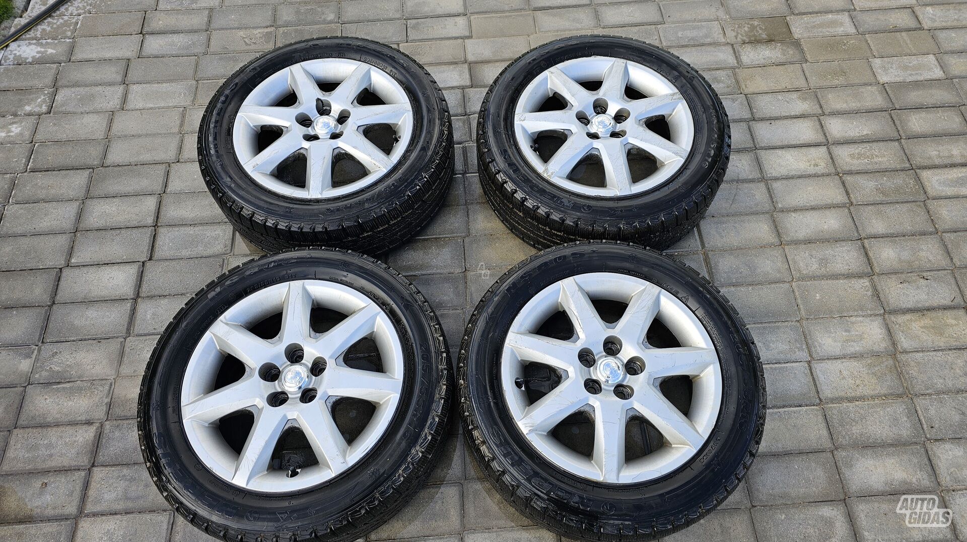 Nereus R16 universal tyres passanger car