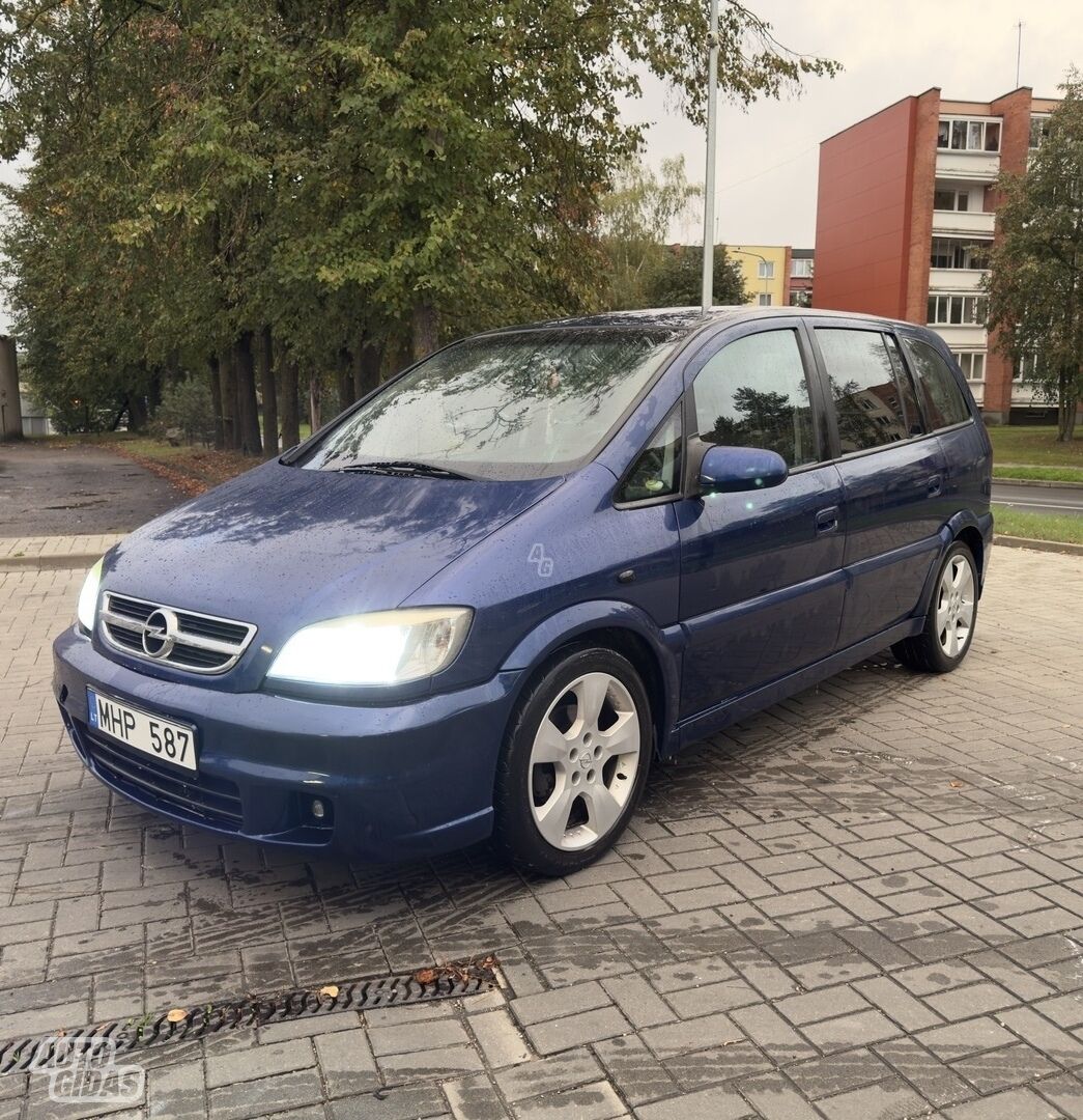 Opel Zafira A 2005 г