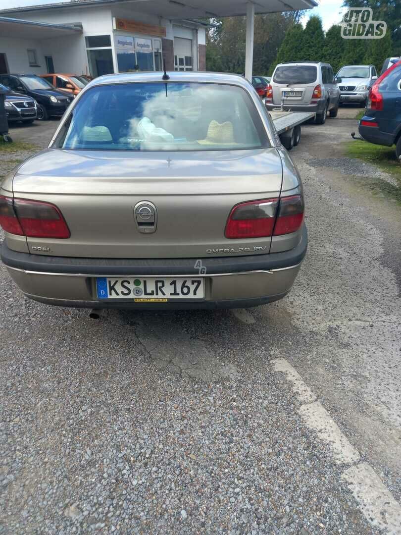 Opel Omega 1999 г Седан