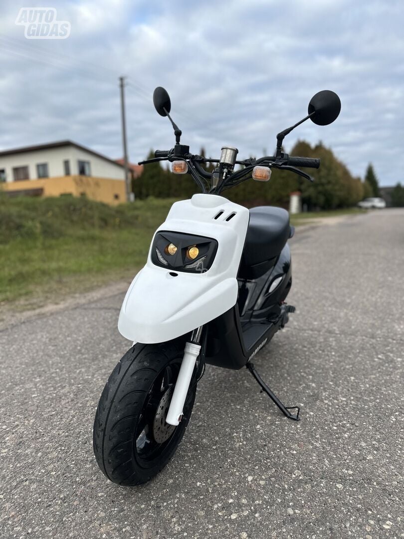 Yamaha Booster 2017 y Scooter / moped