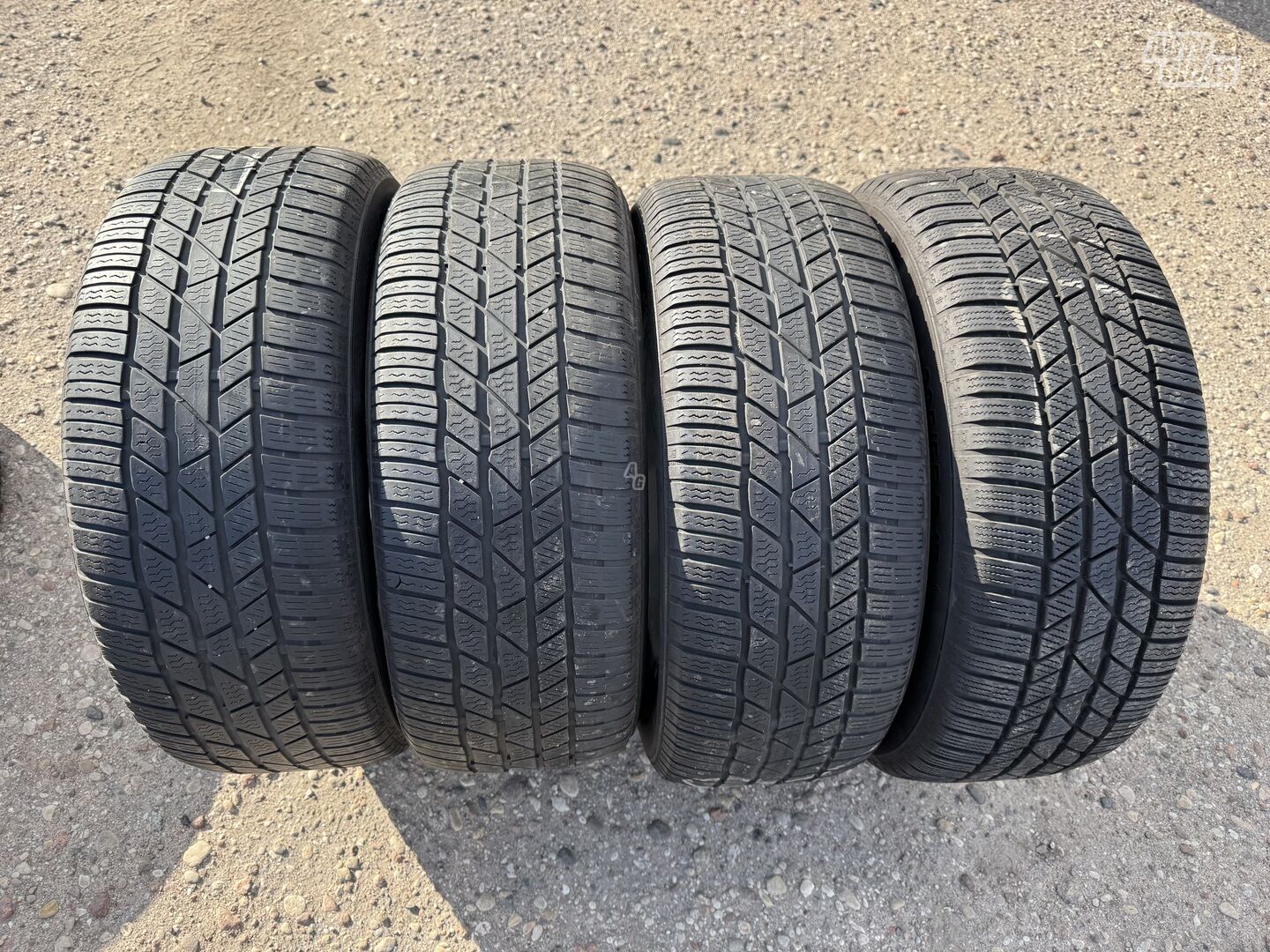 Continental Siunciam, 4-5mm R17 winter tyres passanger car