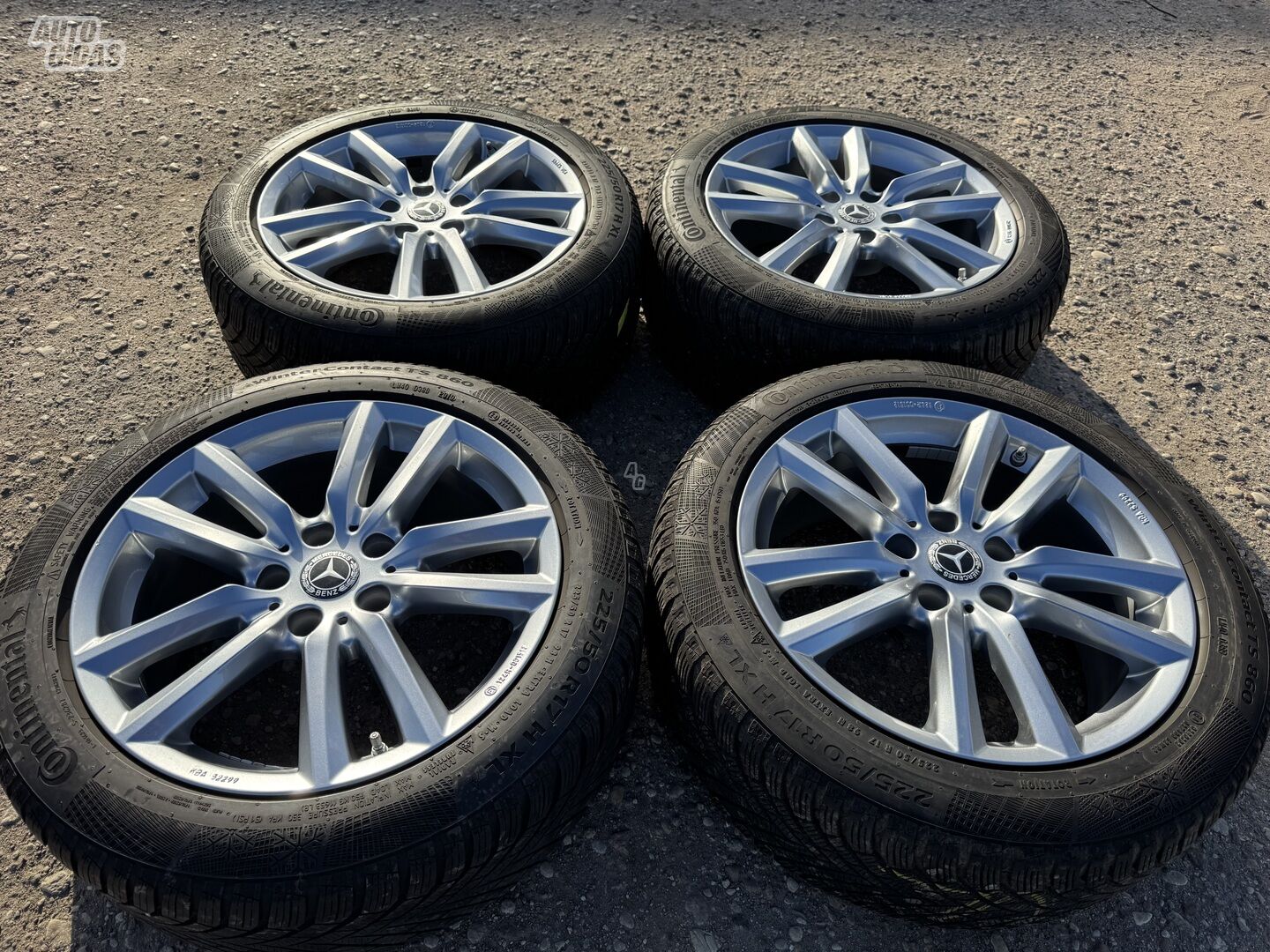 Mercedes-Benz Siunciam, 7.5J ET27 light alloy R17 rims