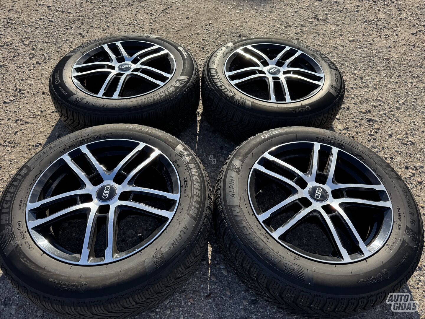 Audi Siunciam, 7J ET35 light alloy R16 rims