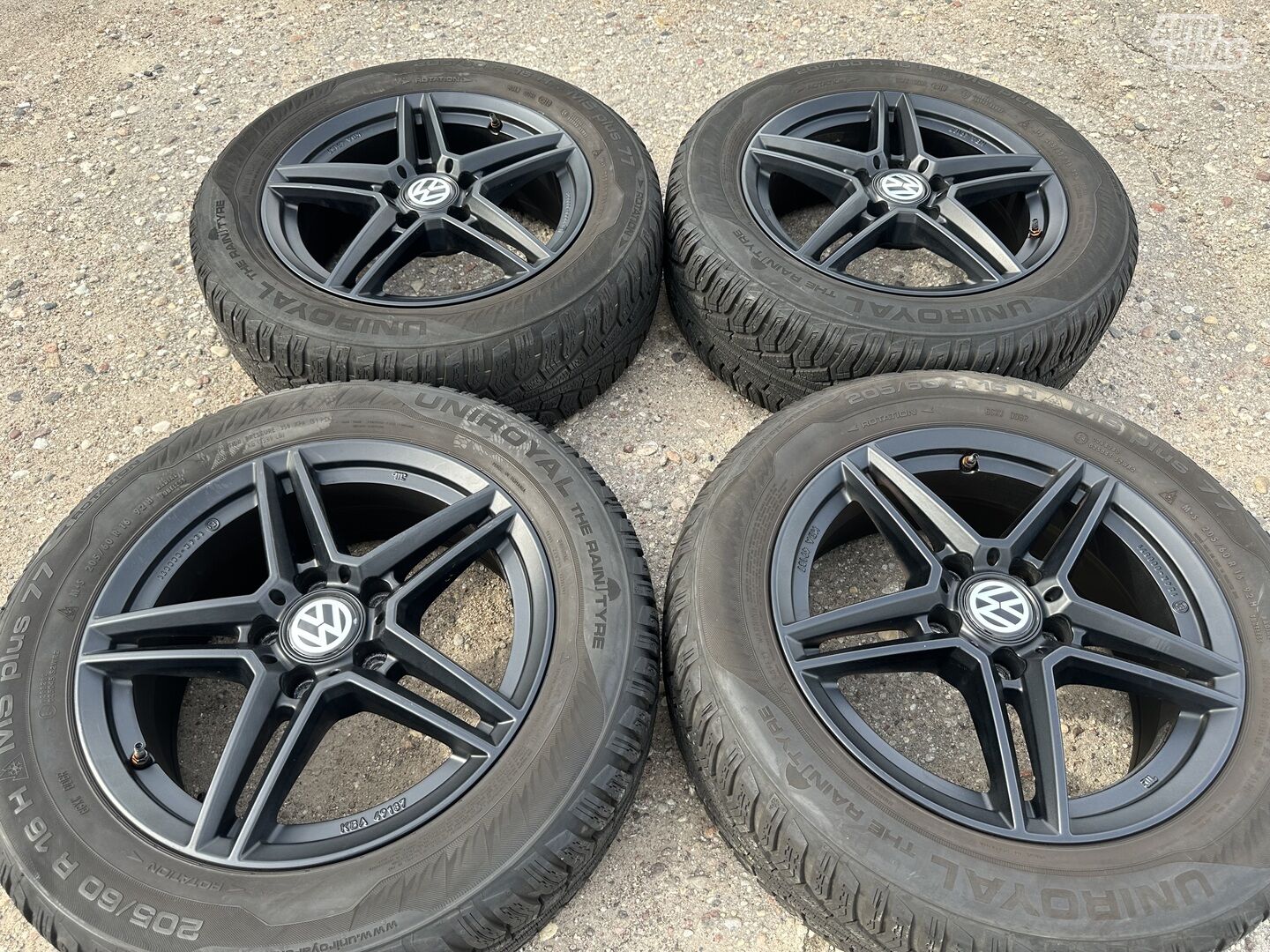 Volkswagen Siunciam, 6.5J ET49 light alloy R16 rims