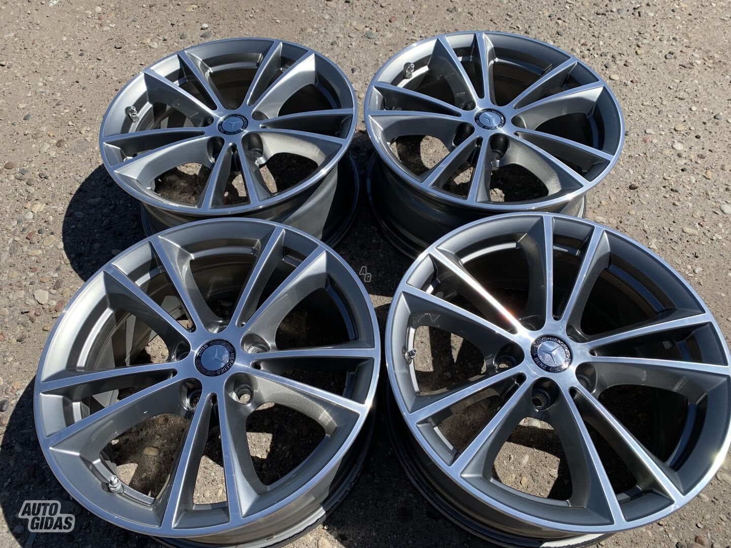 Mercedes-Benz Siunciam, 7,5J ET27 light alloy R17 rims