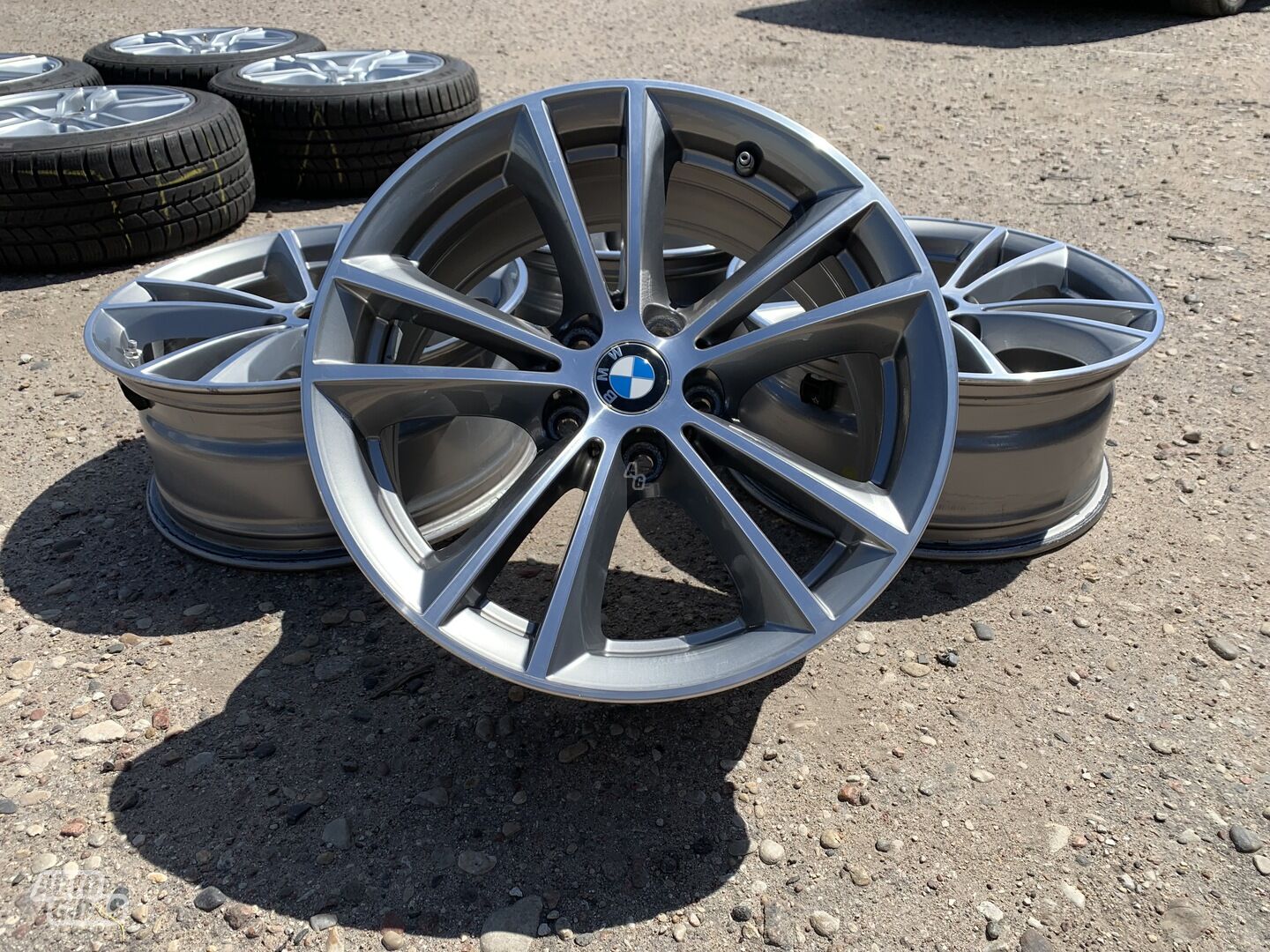 BMW Siunciam, 7,5J ET27 light alloy R17 rims