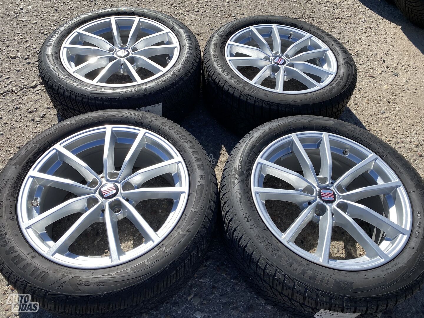 Seat Siunciam, 7,5J ET30 light alloy R17 rims