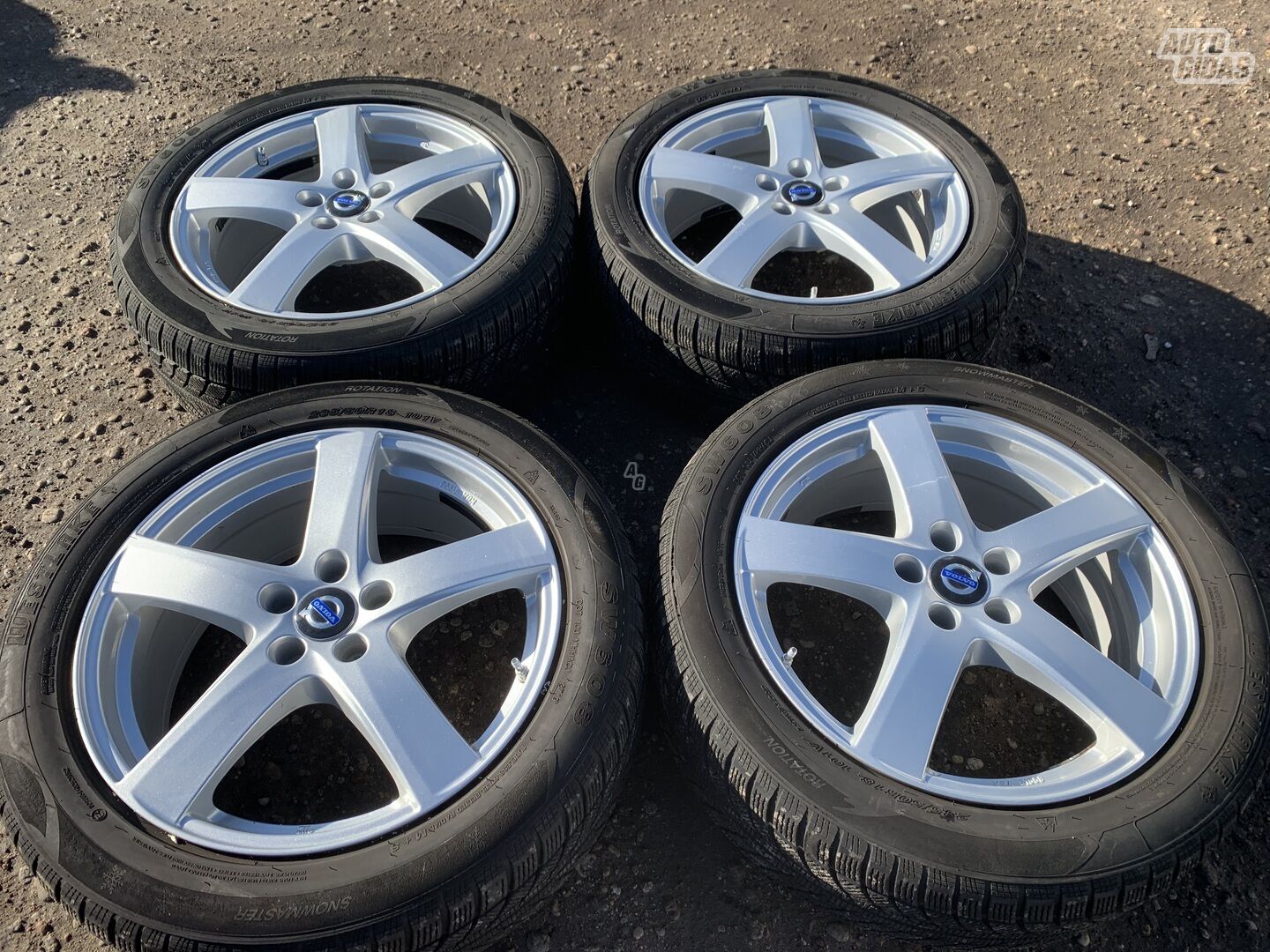 Volvo Siunciam, 7,5J ET45 light alloy R18 rims