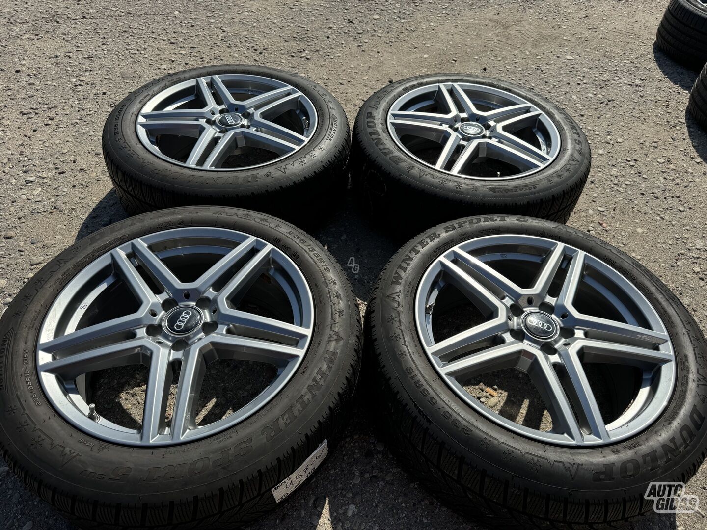 Audi Siunciam, 8,5J ET38 light alloy R19 rims