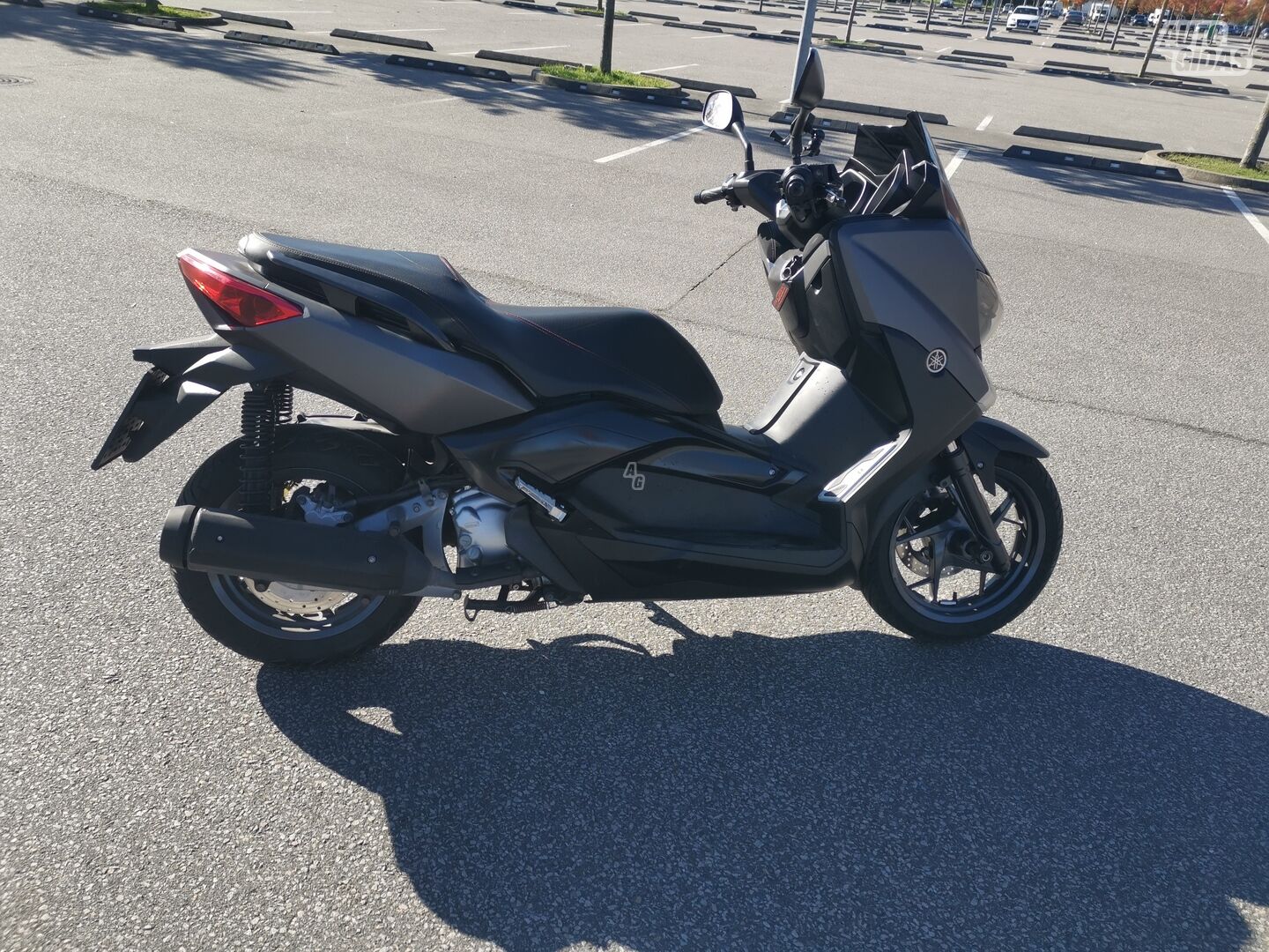 Yamaha X-max 2015 y Scooter / moped