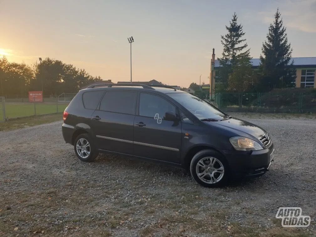 Toyota Avensis Verso 2005 y Van