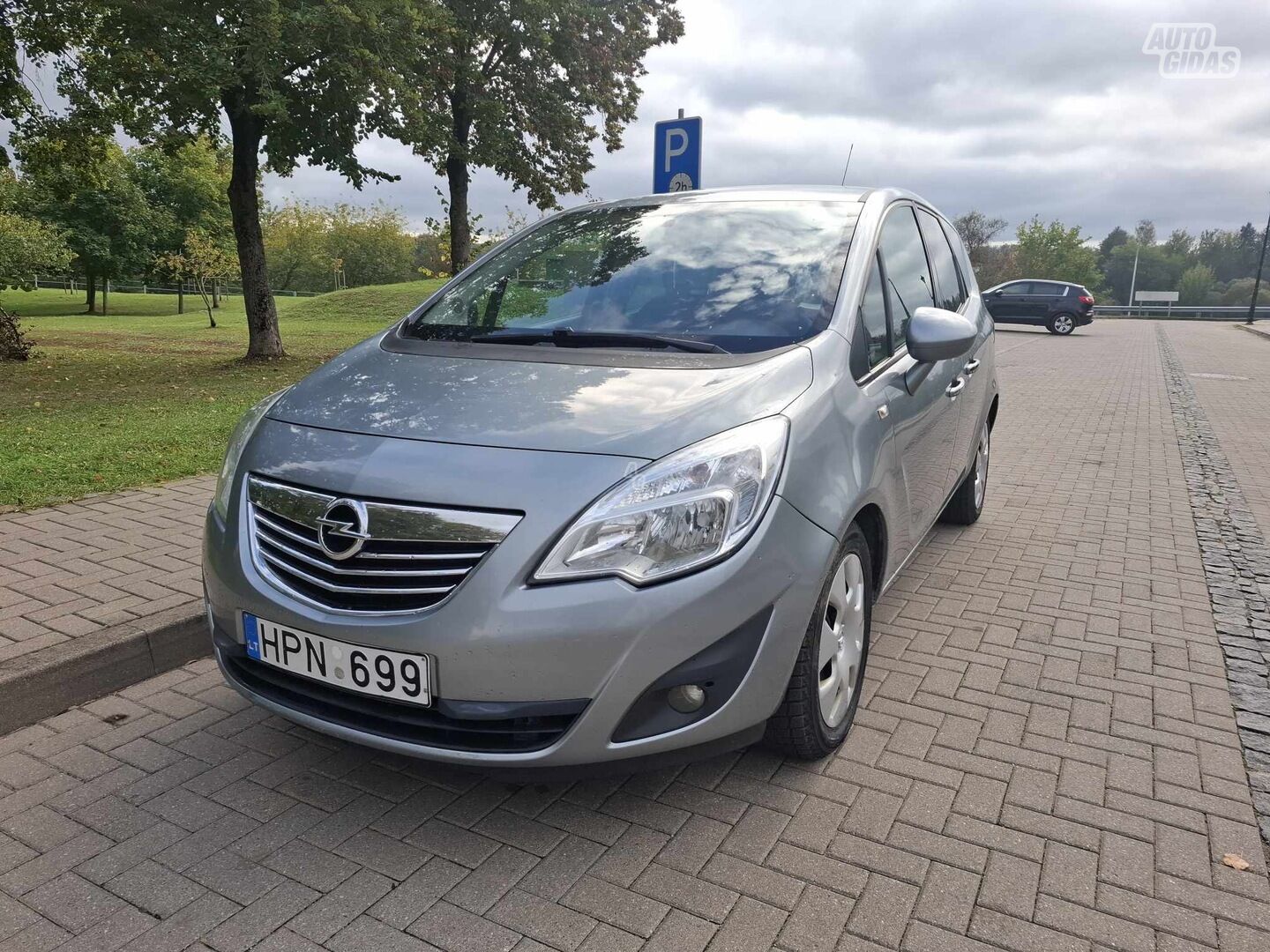 Opel Meriva 2012 г Хэтчбек