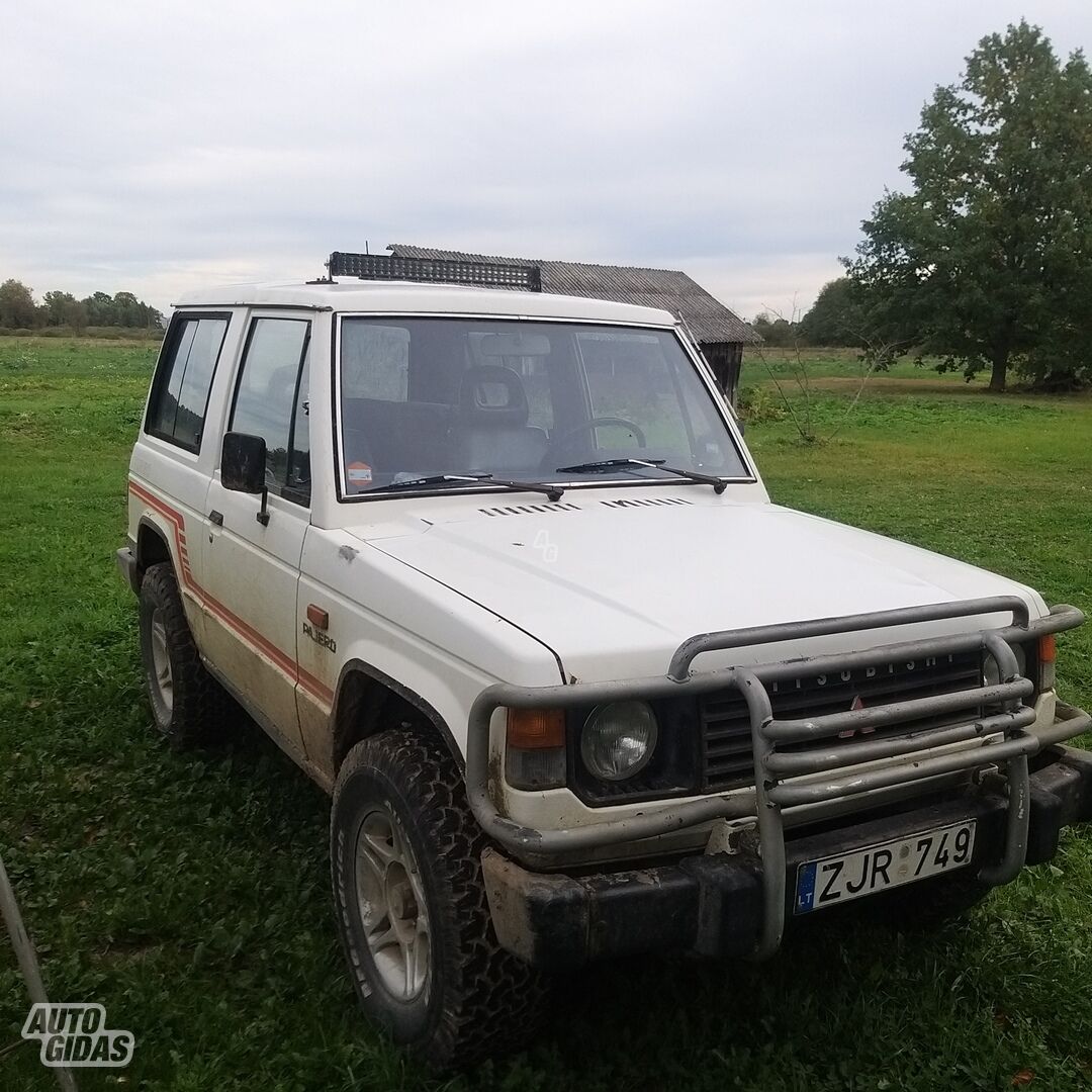 Mitsubishi Pajero 1987 m Visureigis / Krosoveris