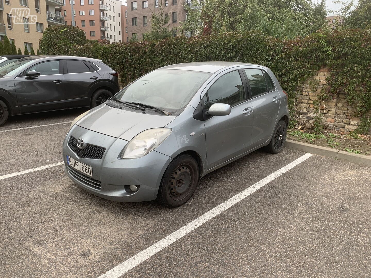 Toyota Yaris 2008 y Hatchback