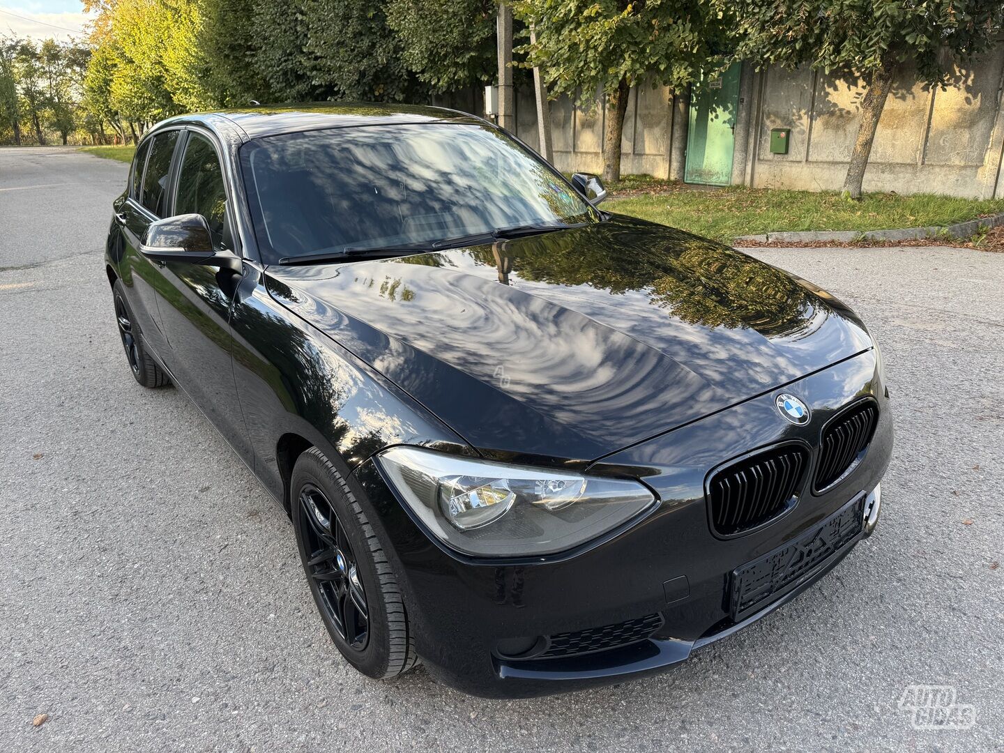 Bmw 120 2011 y Hatchback