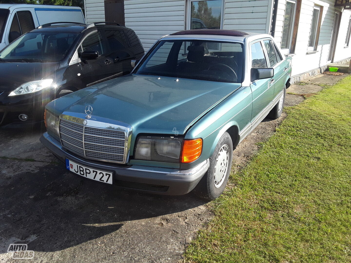 Mercedes-Benz 280 1983 y Sedan