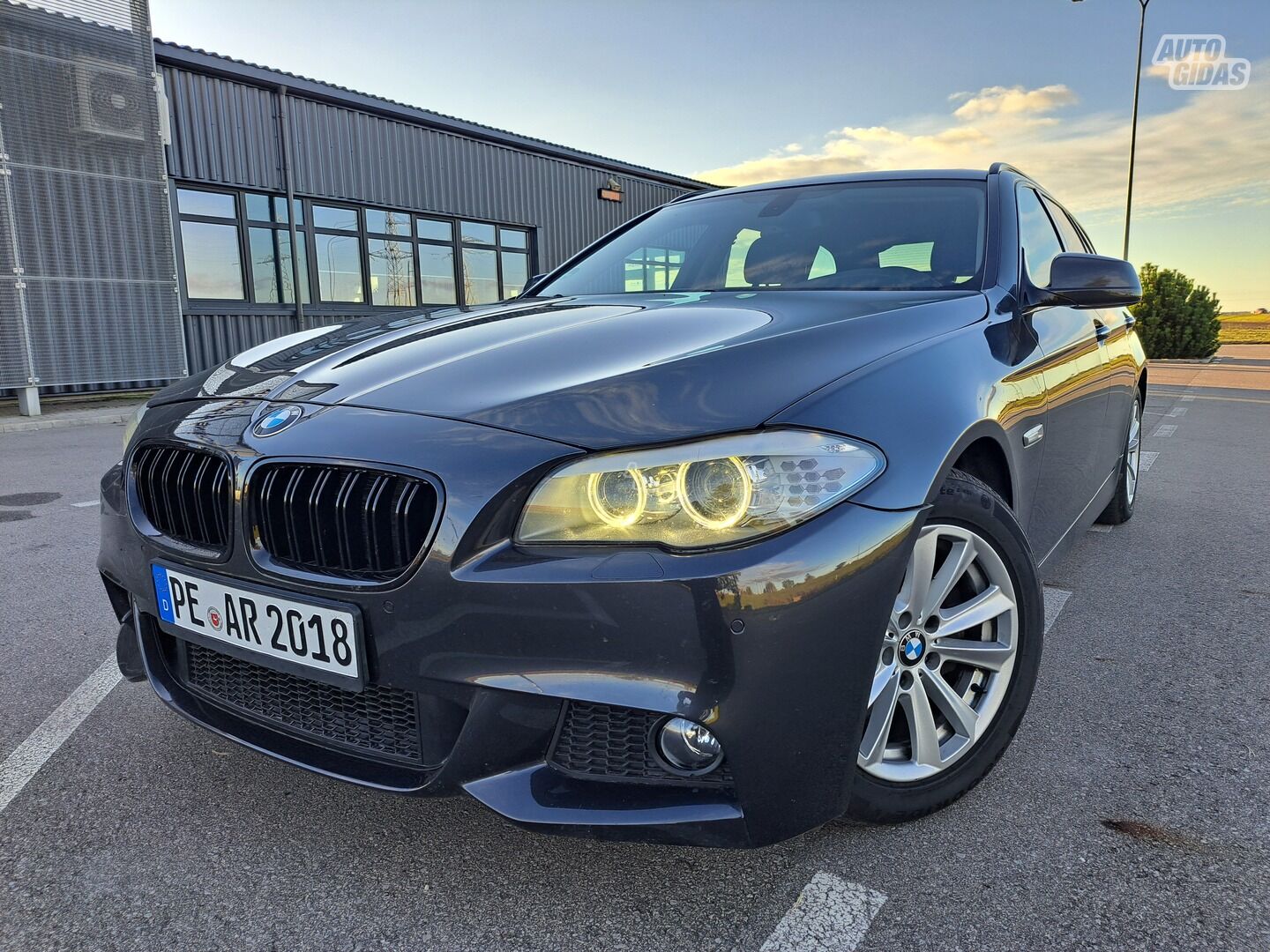 Bmw 520 F11 2011 y