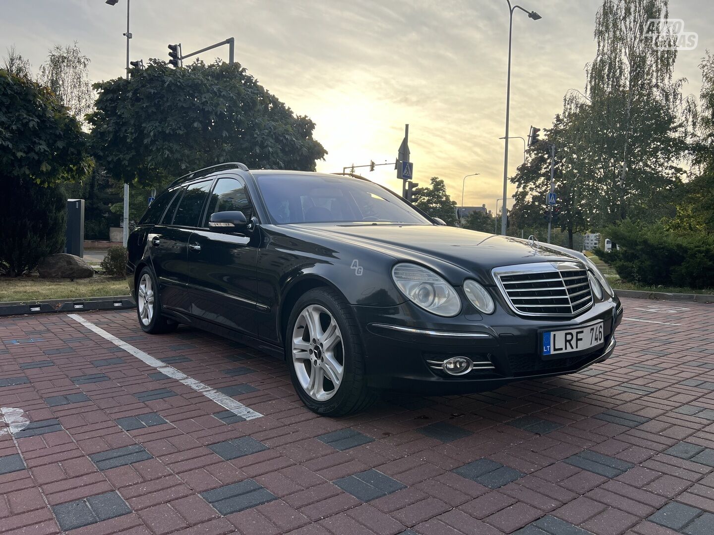 Mercedes-Benz E 320 S211 2007 y