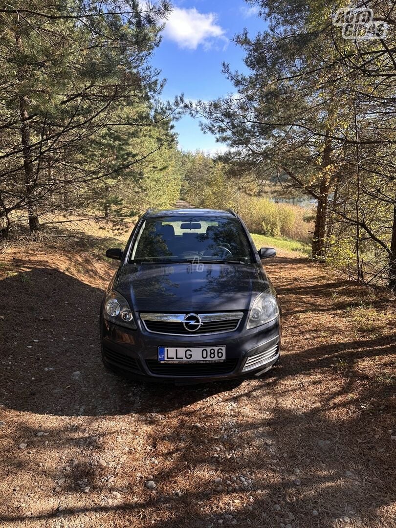 Opel Zafira B 2007 г