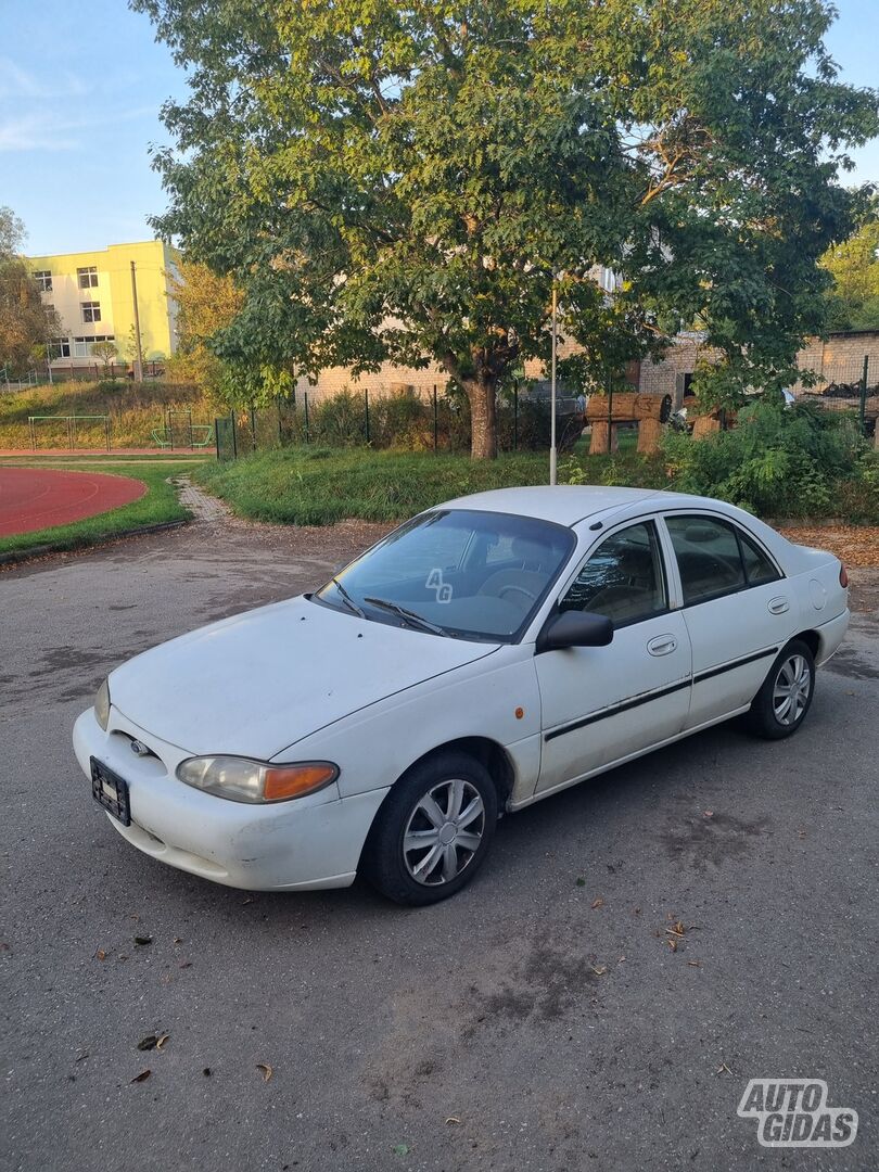 Ford Escort 2002 y Hatchback