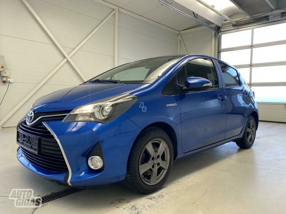 Toyota Yaris 1.5HYBRID E-CVT 1.5 2016 y