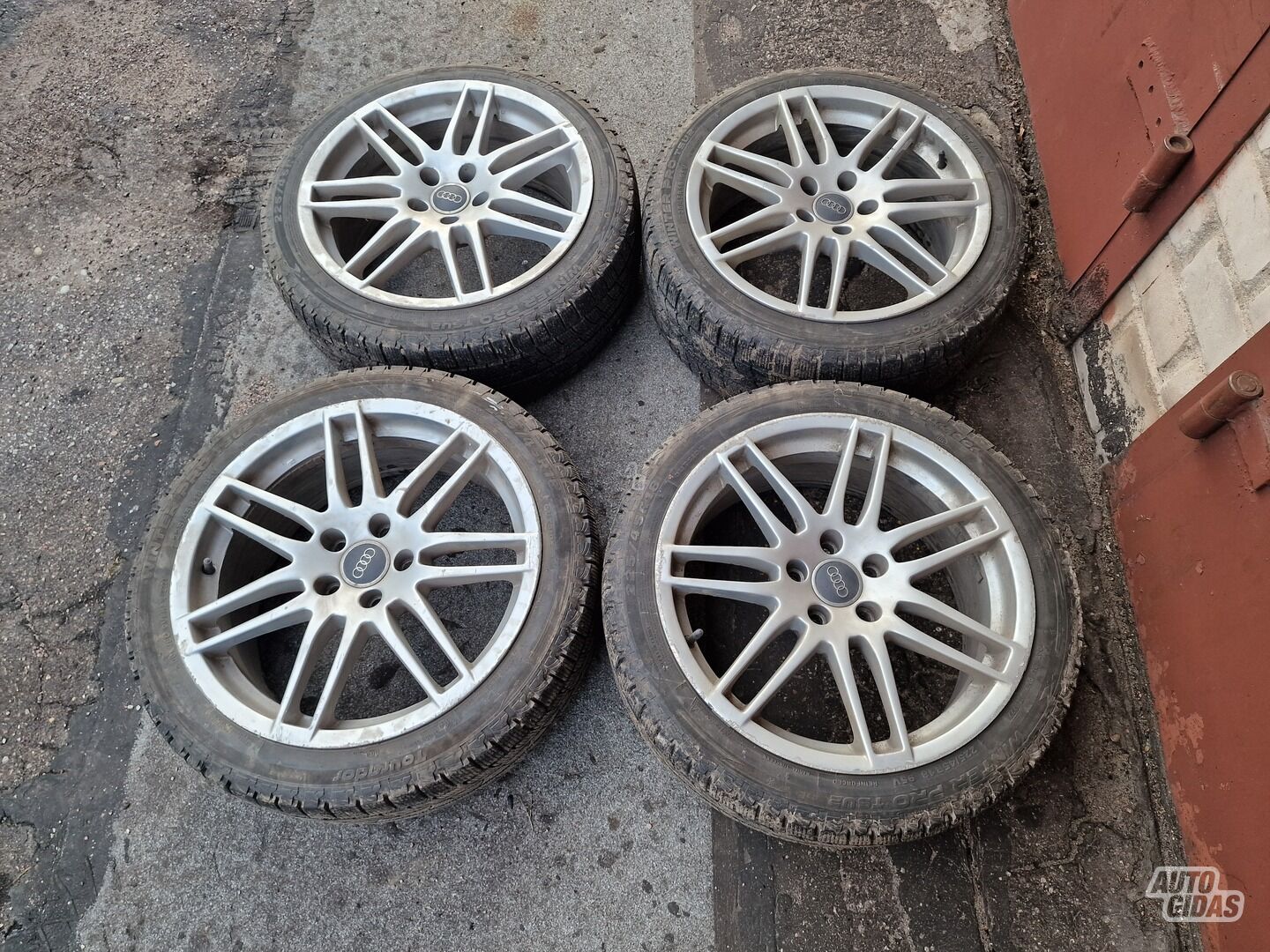 Light alloy R18 rims