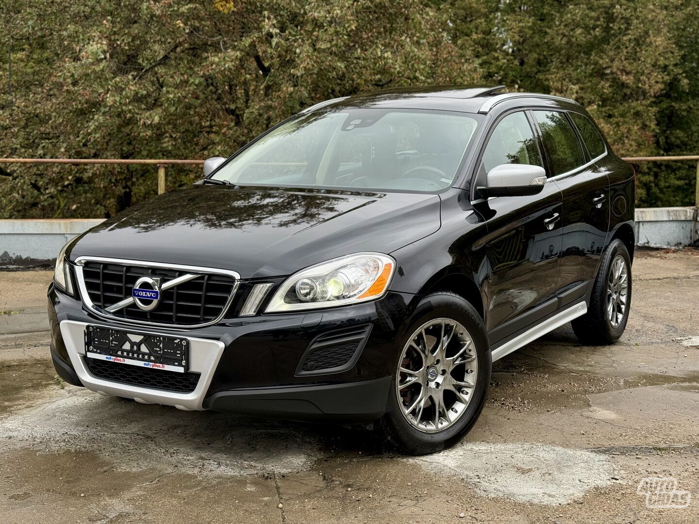 Volvo XC60 2012 г Внедорожник / Кроссовер