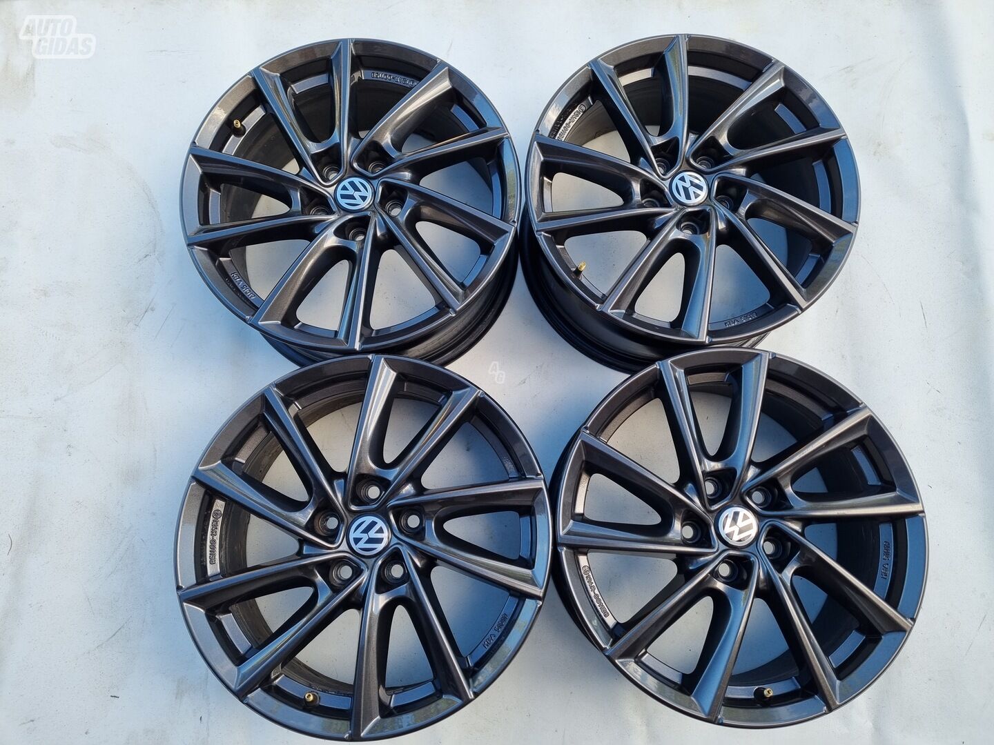 Volkswagen R17 Golf light alloy R17 rims