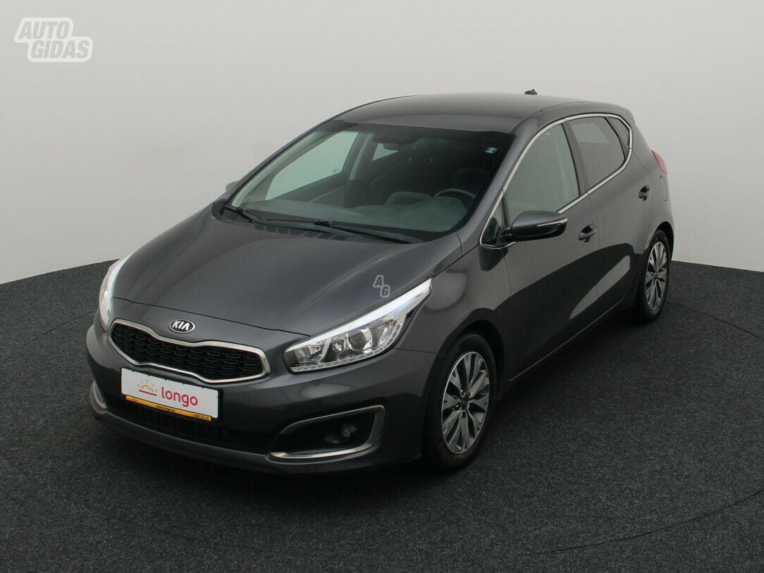 Kia Cee&apos;d 2016 y Hatchback