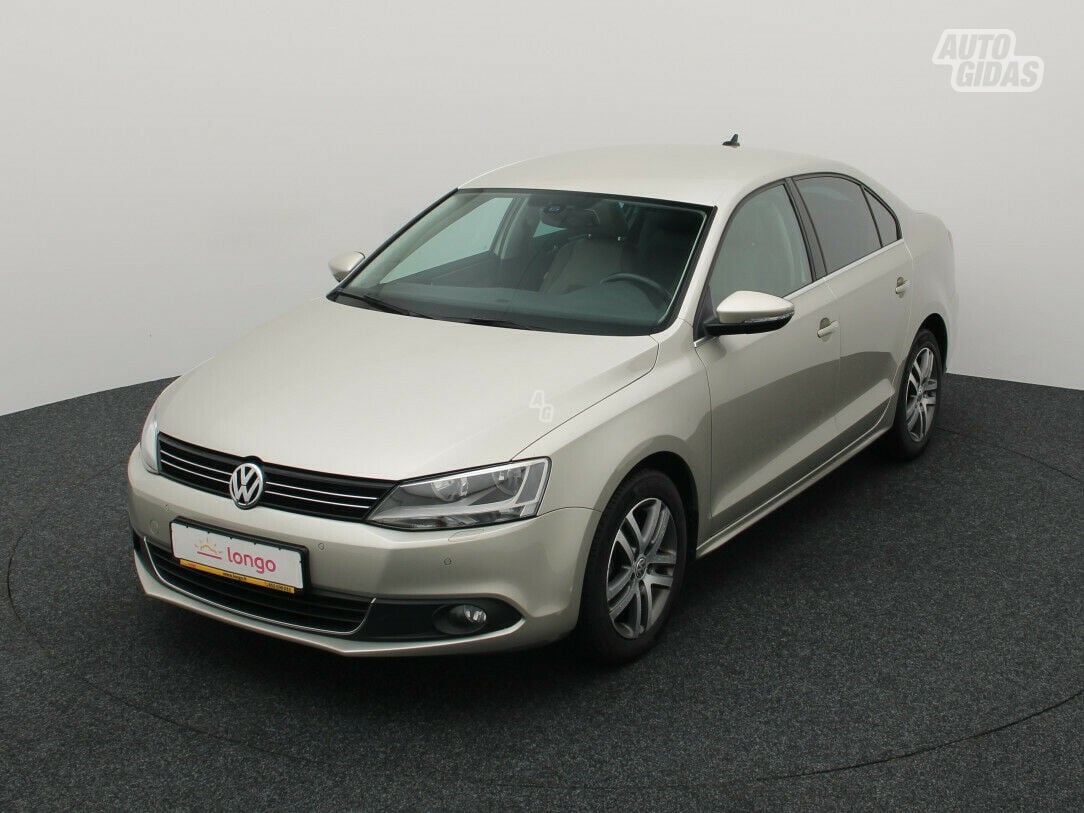 Volkswagen Jetta 2012 y Sedan