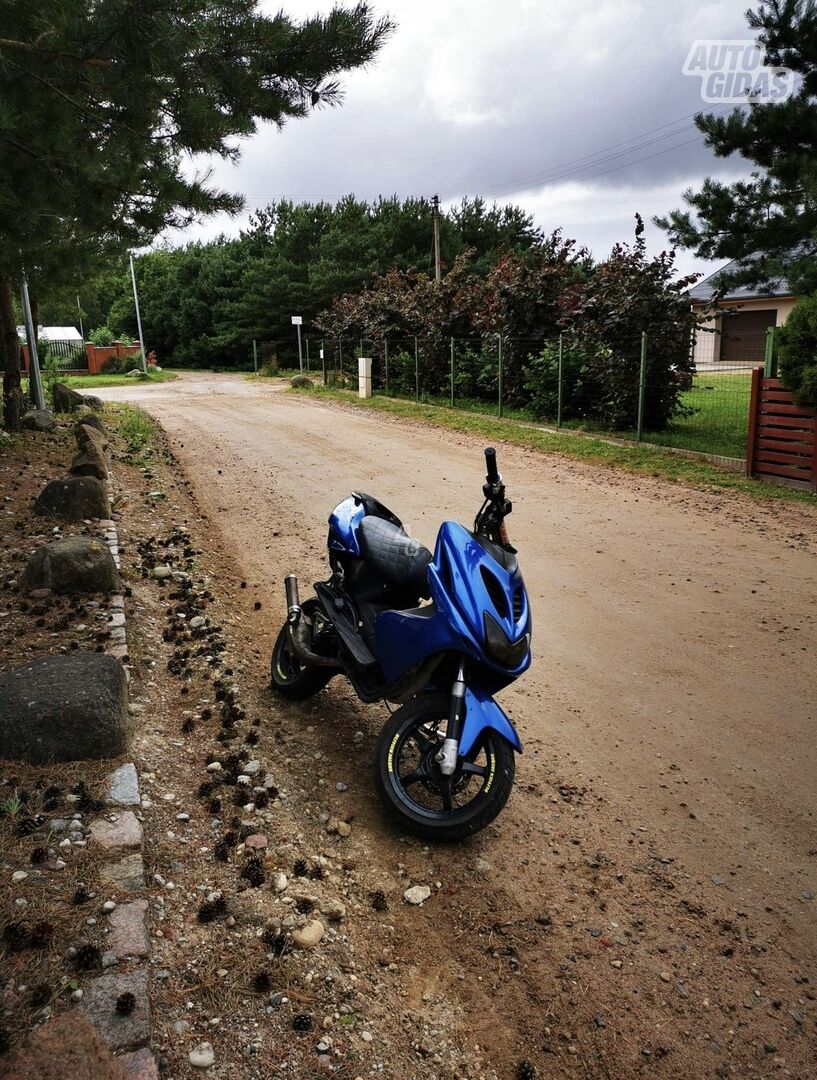 Yamaha Aerox 2005 y Scooter / moped