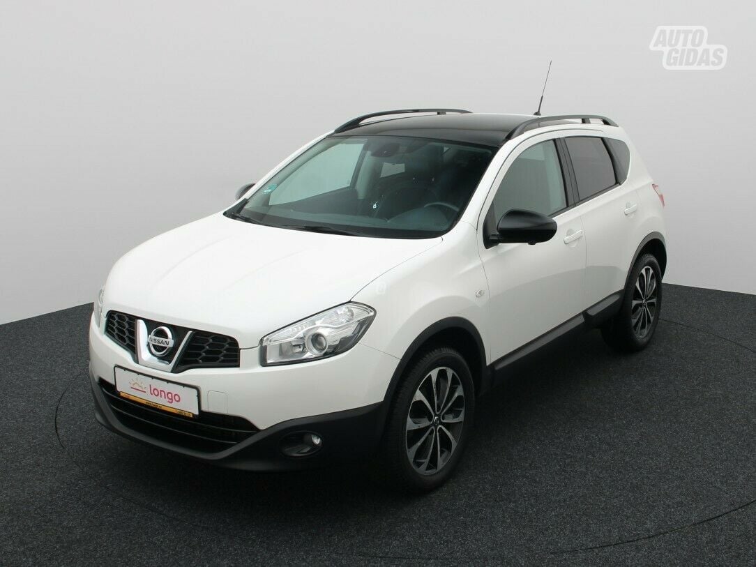 Nissan Qashqai 2014 г Внедорожник / Кроссовер