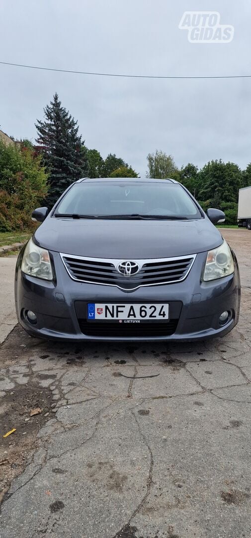 Toyota Avensis III 2009 г