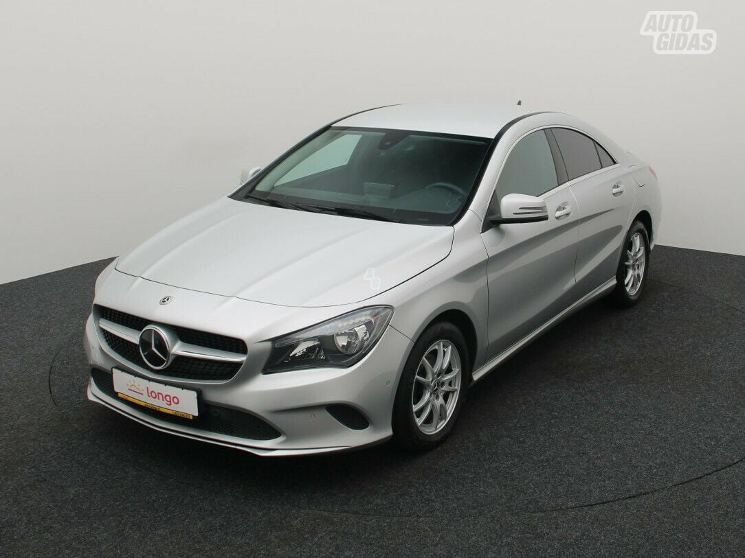 Mercedes-Benz CLA200 2017 y Sedan