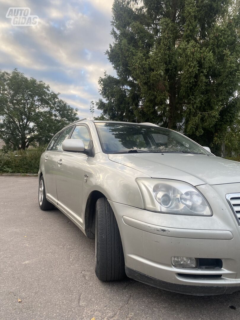 Toyota Avensis 2004 y Wagon