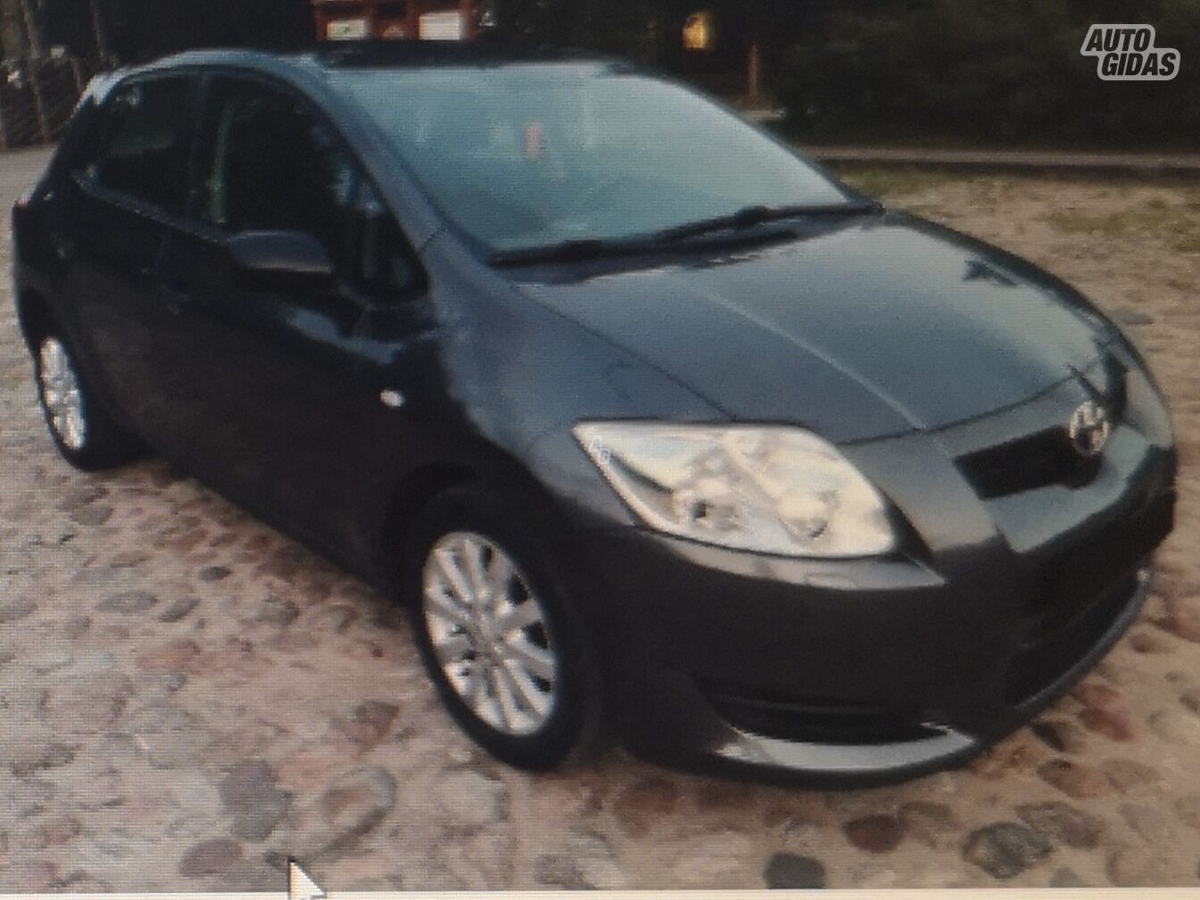 Toyota Avensis -AURIS 2010 y